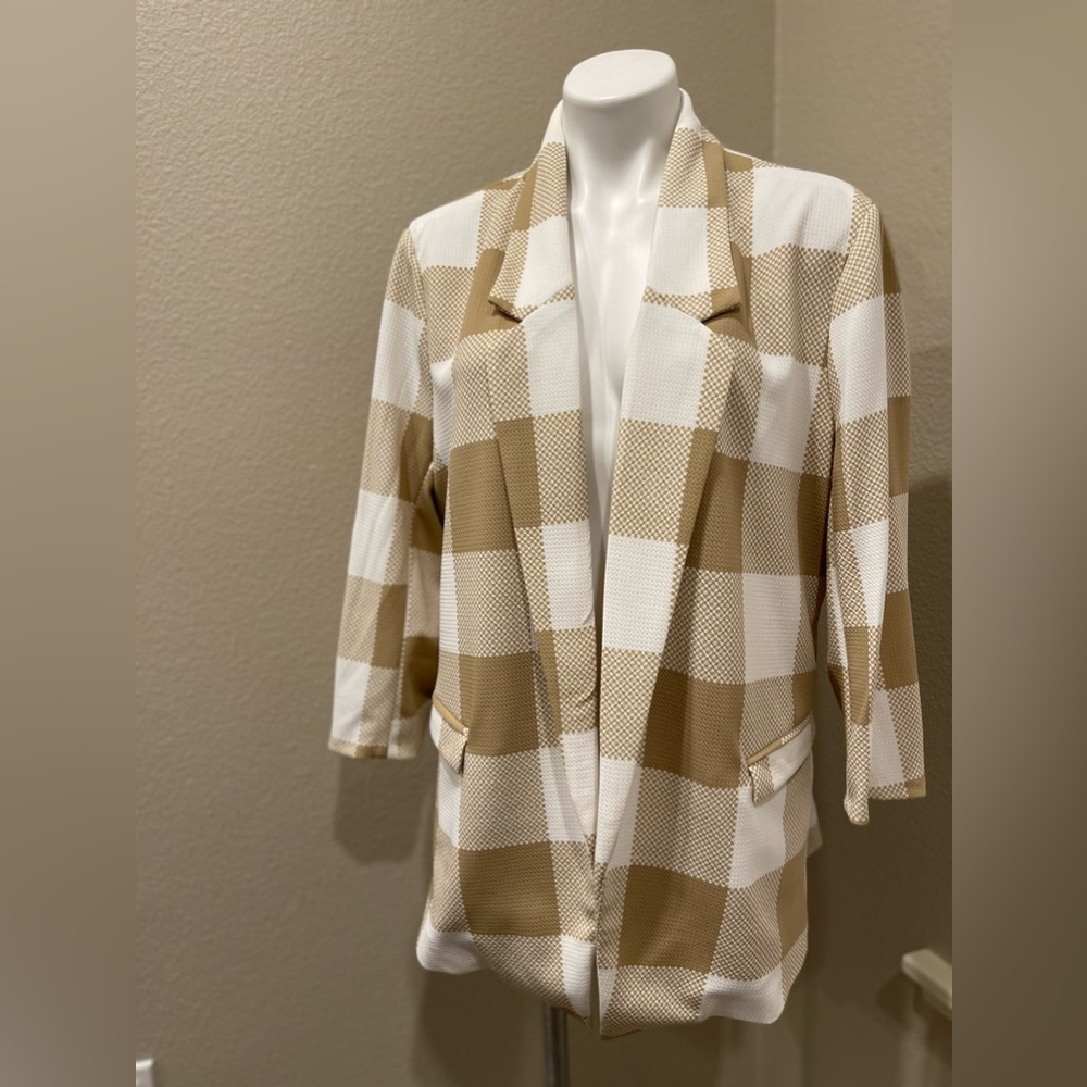 Blazer by 7th Avenue Design studio New York company